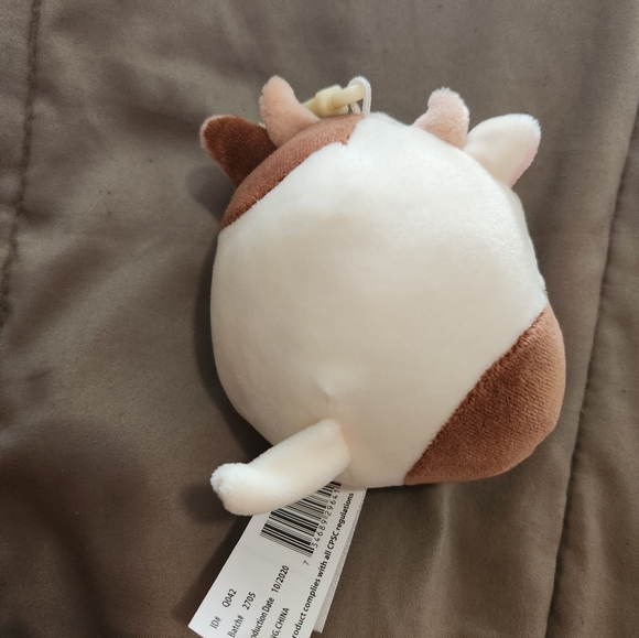 Ronnie the cow squishmallow clip 3.5" - Picture 2 of 2